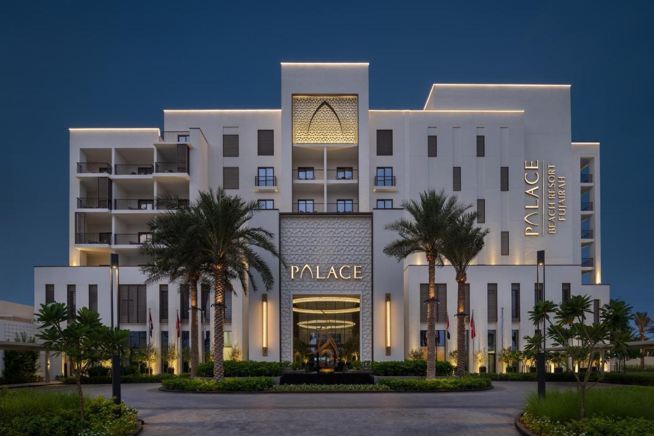 Palace Beach Resort Ель-Фуджайра Екстер'єр фото The Palm Beach Hotel