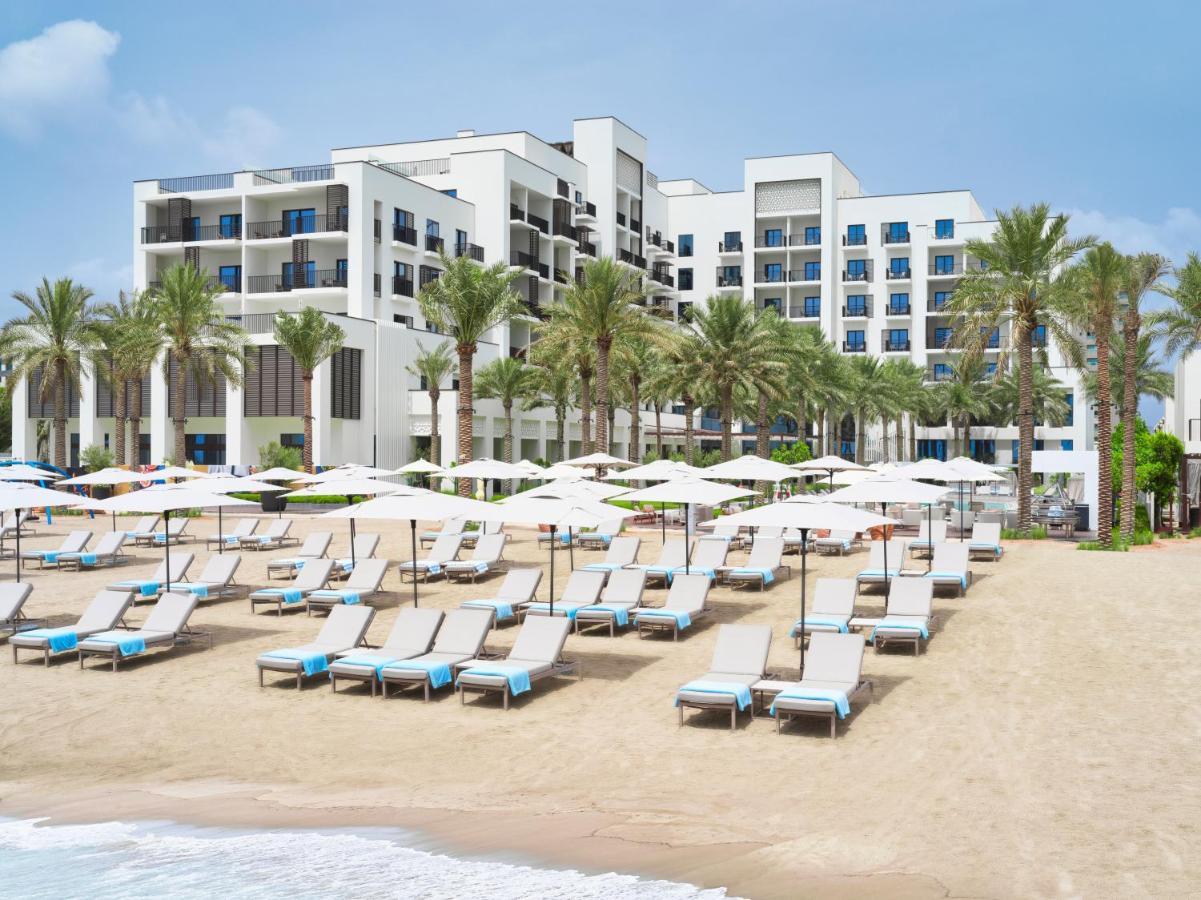 Palace Beach Resort Ель-Фуджайра Екстер'єр фото Beach at the hotel