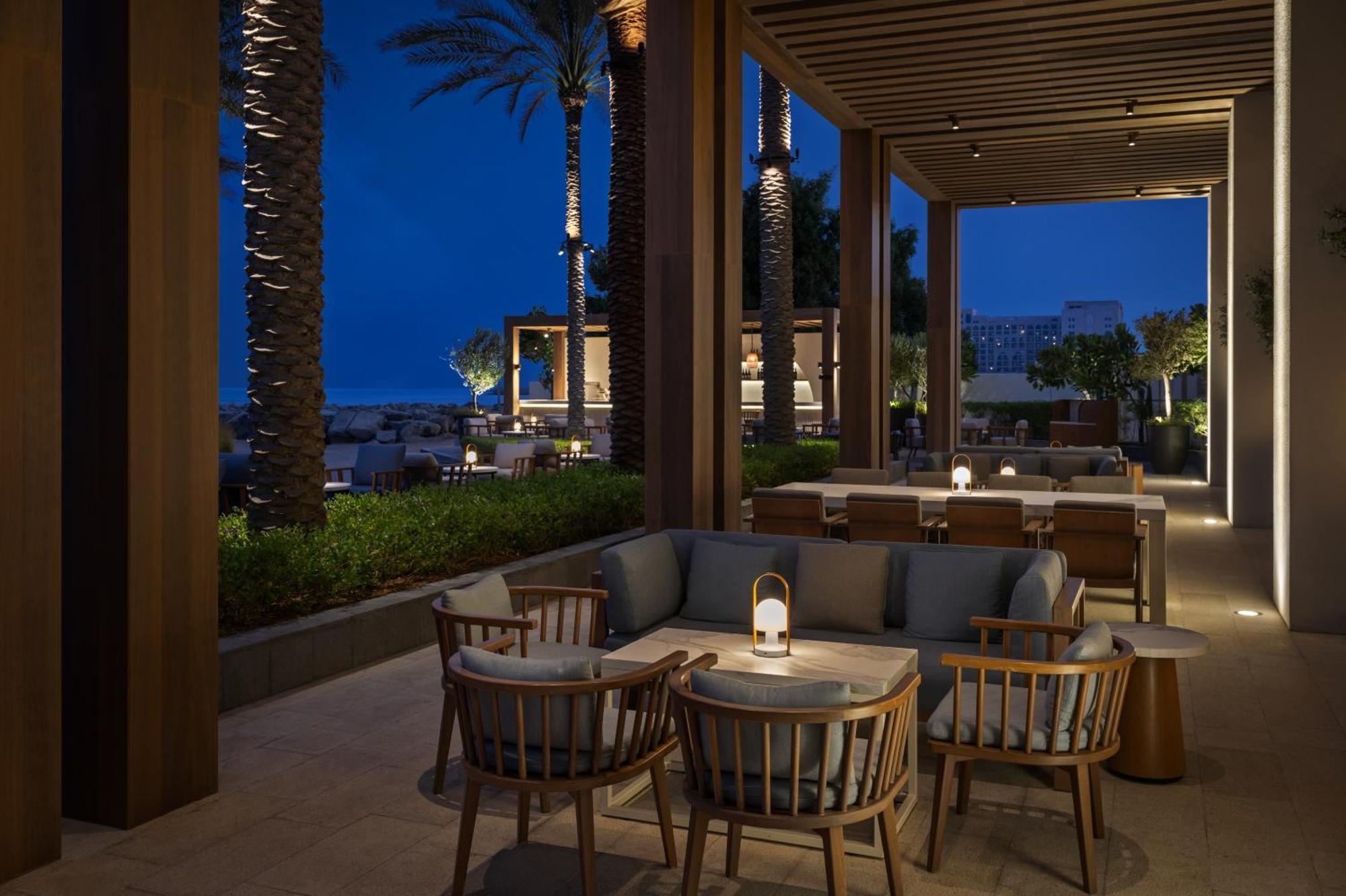 Palace Beach Resort Ель-Фуджайра Екстер'єр фото The Westin Athens